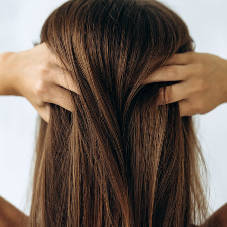 Comment prolonger l’éclat de sa coloration sans abîmer ses cheveux ?